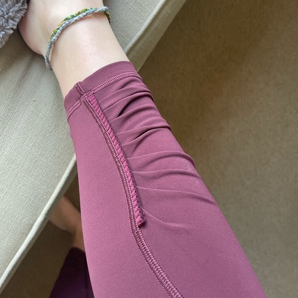 Maroon/burgundy/dark red lululemon leggings - Picture 4 of 5